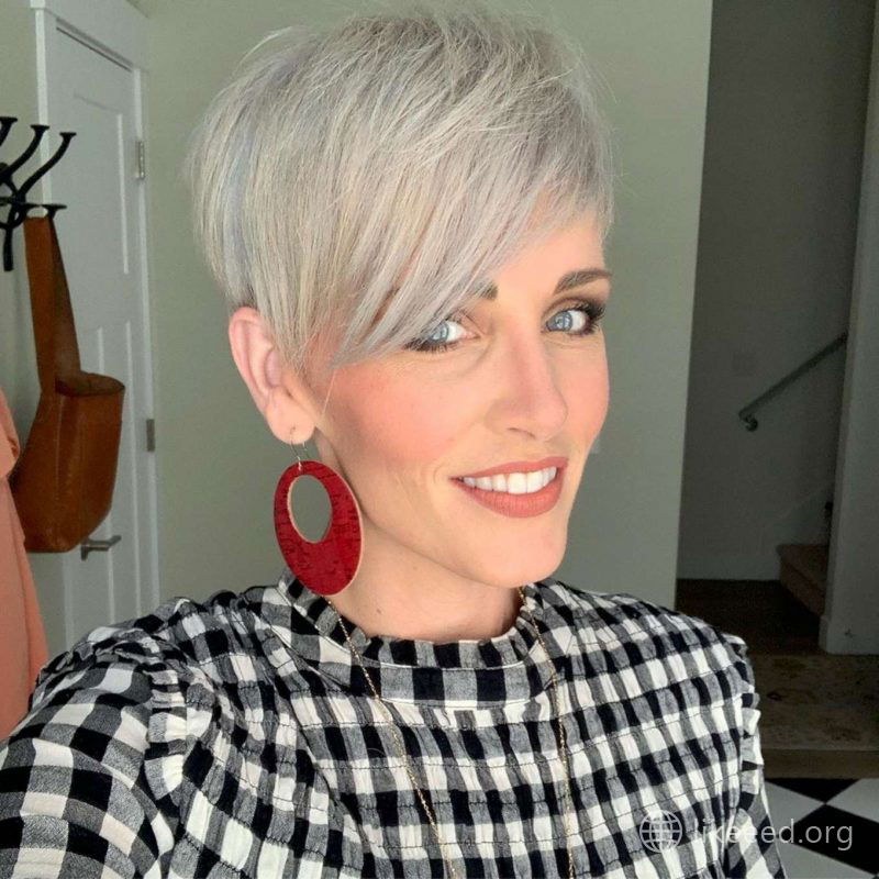 Haley Young Short Hairstyles - 4