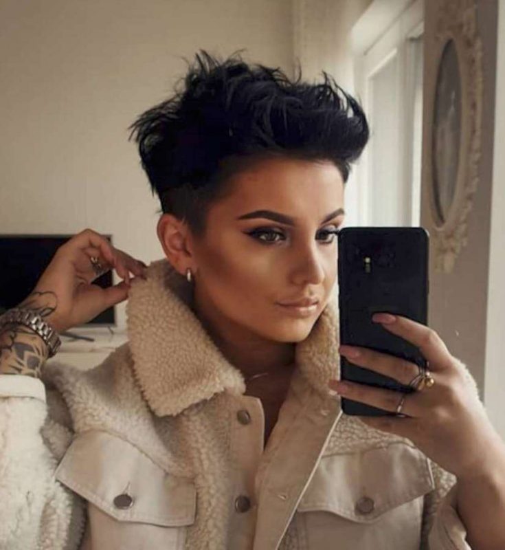 Nikola Sýkorová Short Hairstyles - 3