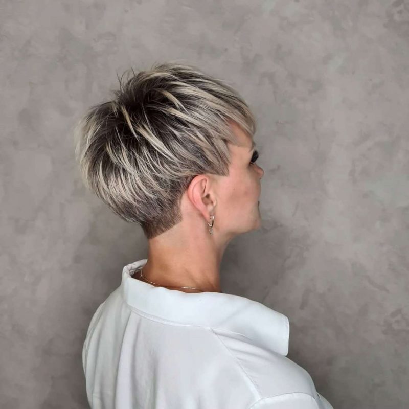 Samantha Davis Short Hairstyles - 2