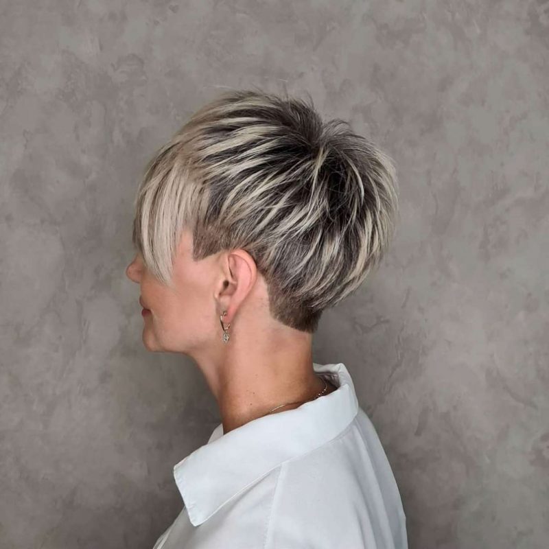 Samantha Davis Short Hairstyles - 3