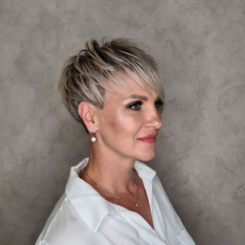 Samantha Davis Short Hairstyles - 4