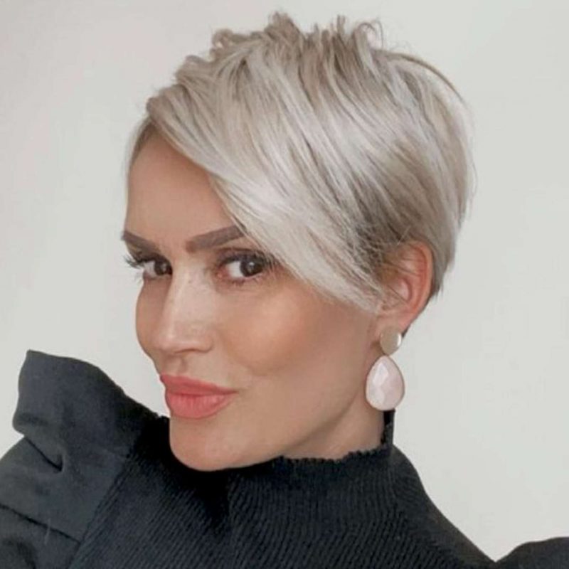 Janine Parker Short Hairstyles - 1