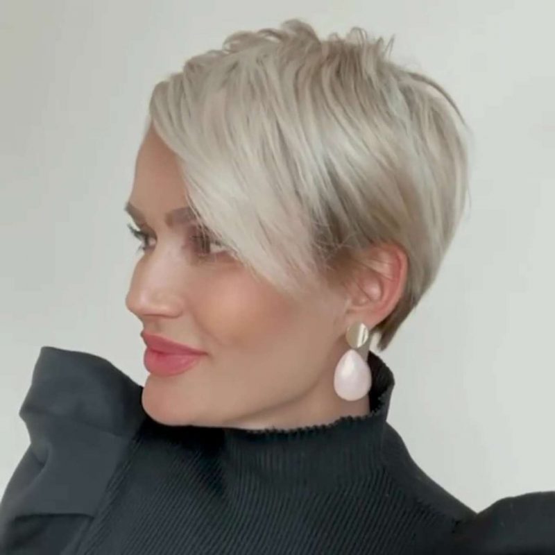 Janine Parker Short Hairstyles - 2