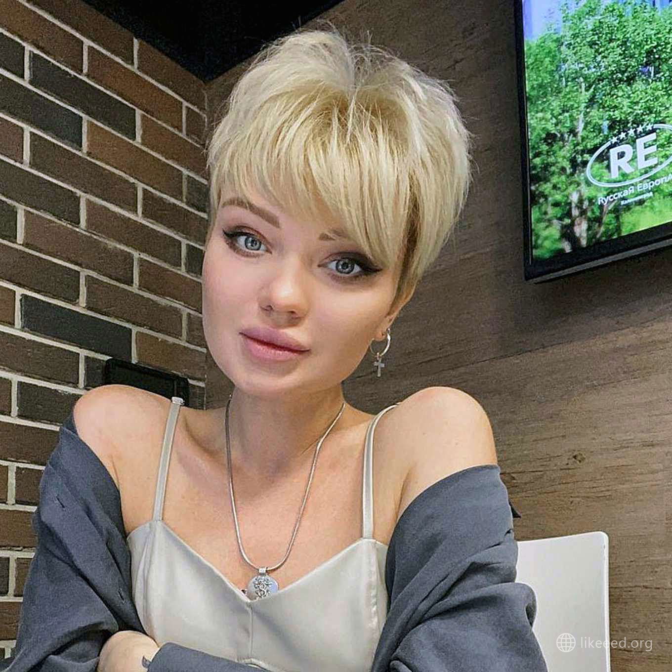 Marina Arsenia Short Hairstyles – 2
