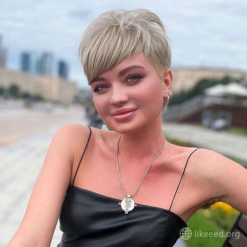 Marina Arsenia Short Hairstyles - 4