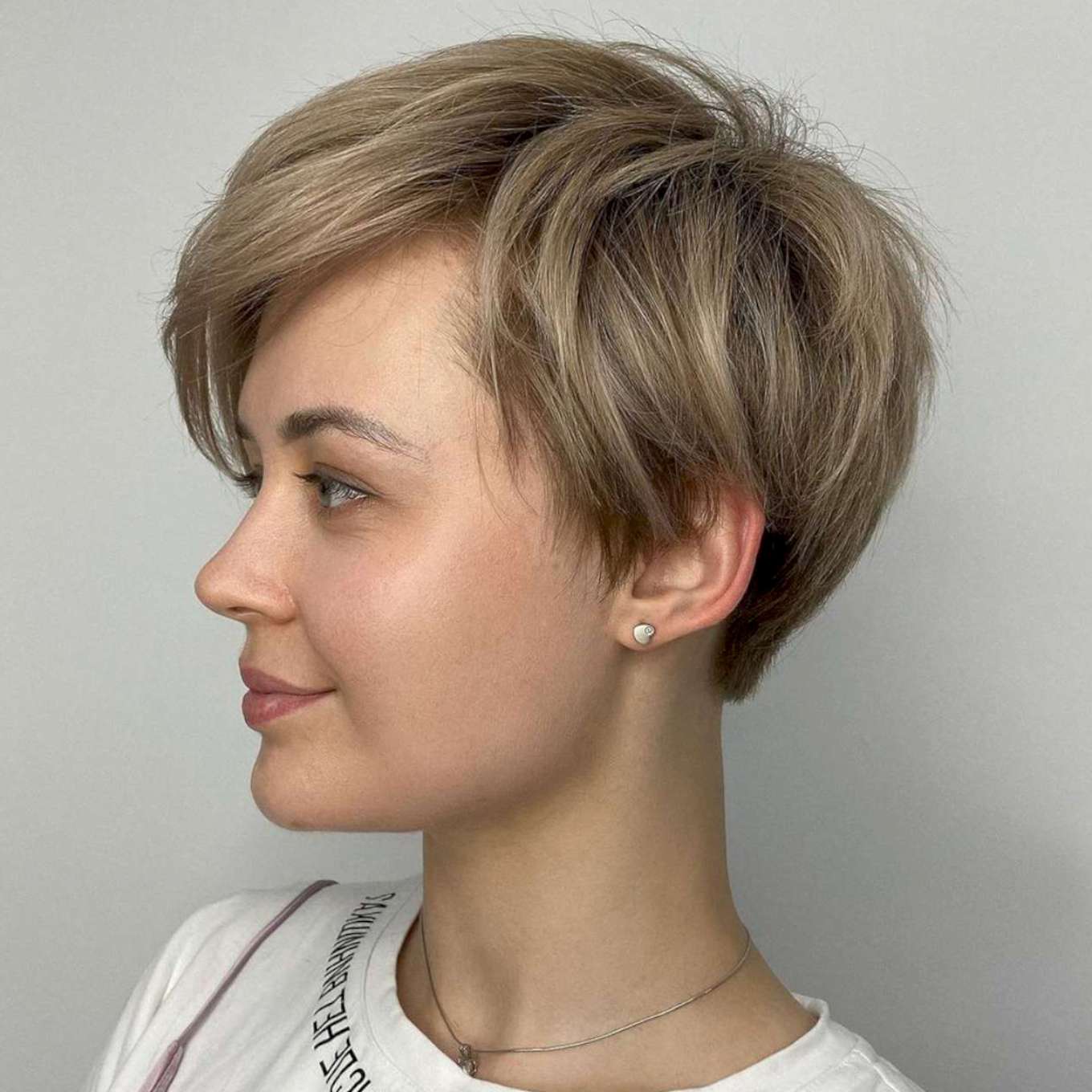 Annabelle Miller Short Hairstyles – 2