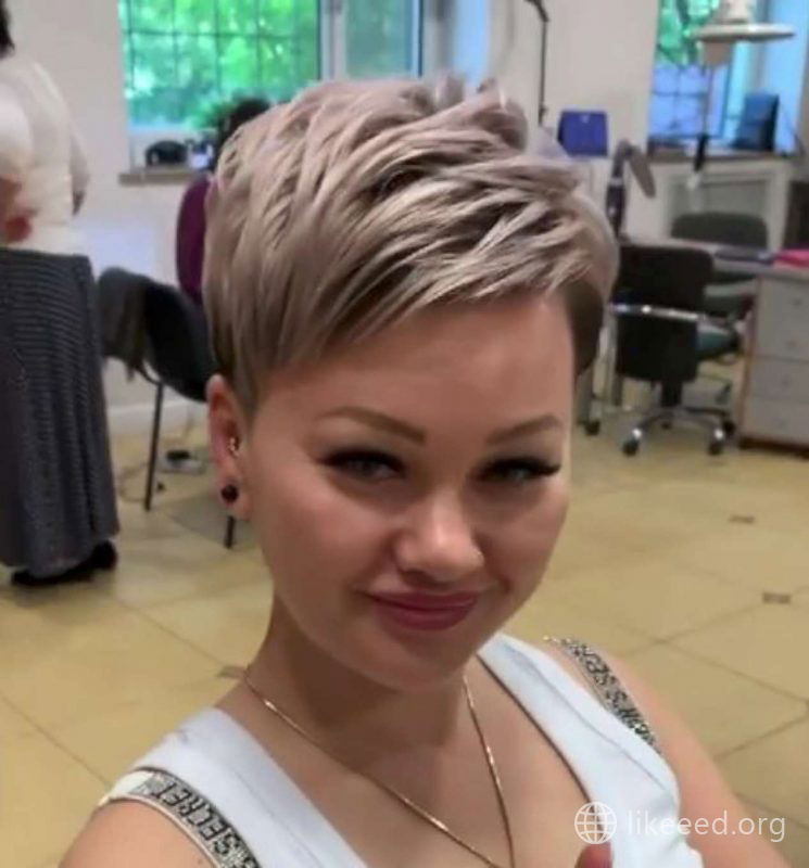 Brandy King Short Hairstyles - 3