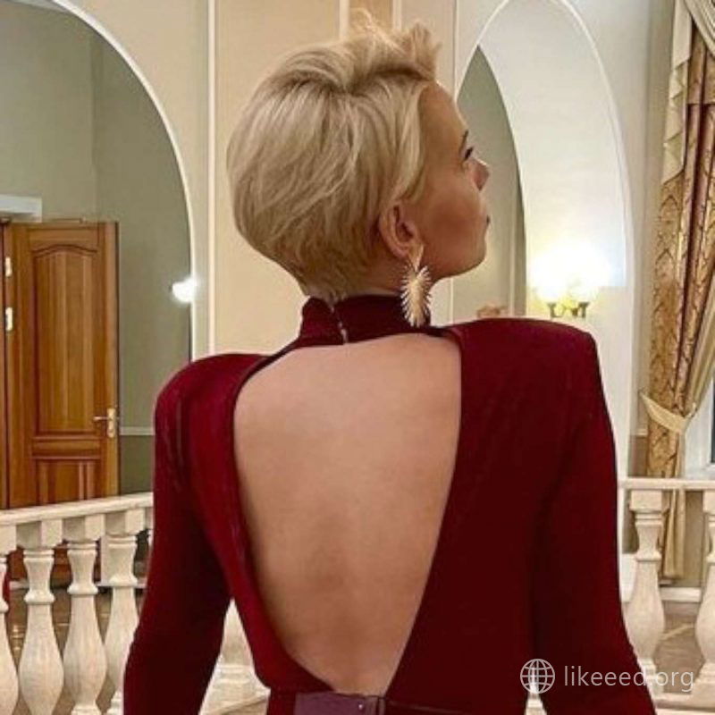 Nina Surova Short Hairstyles - 4