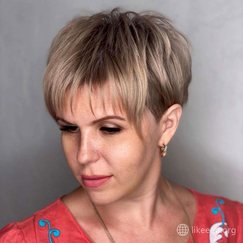 Alexandra Brown Short Hairstyles - 3