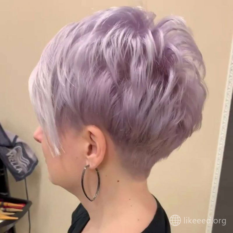 Justine Adams Short Hairstyles - 1