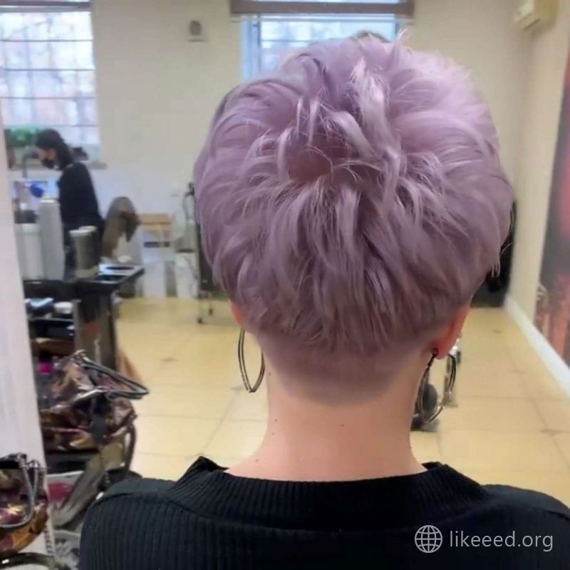 Justine Adams Short Hairstyles - 2