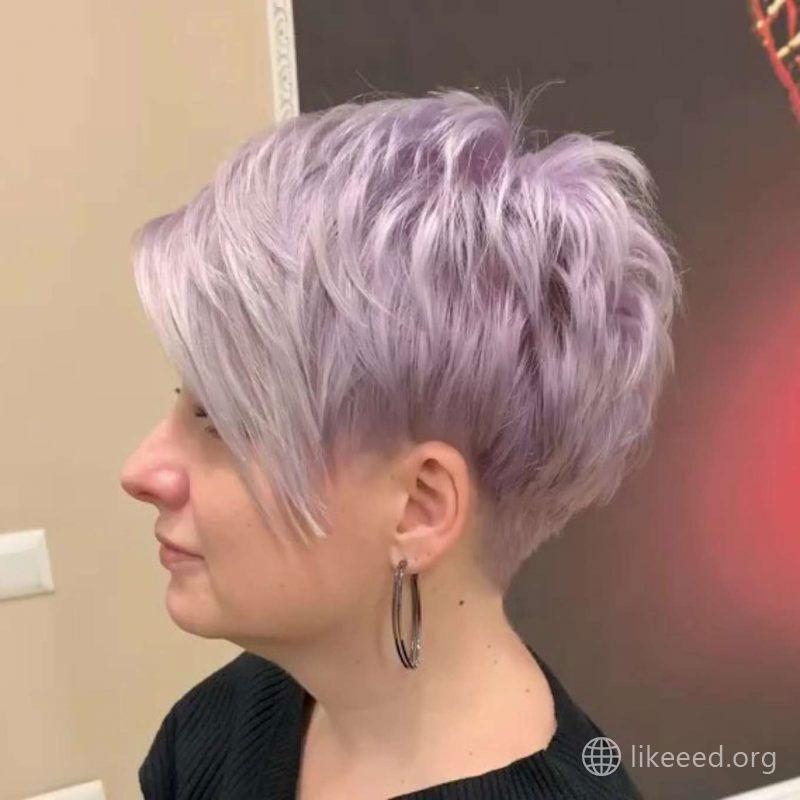 Justine Adams Short Hairstyles - 3