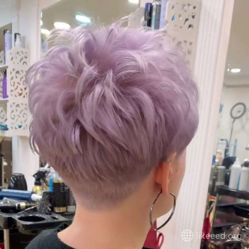 Justine Adams Short Hairstyles - 4