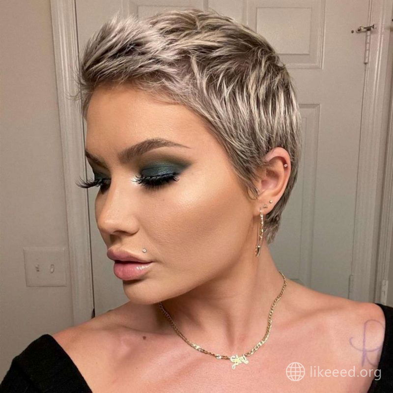 Chelsea McCullough Short Hairstyles - 4