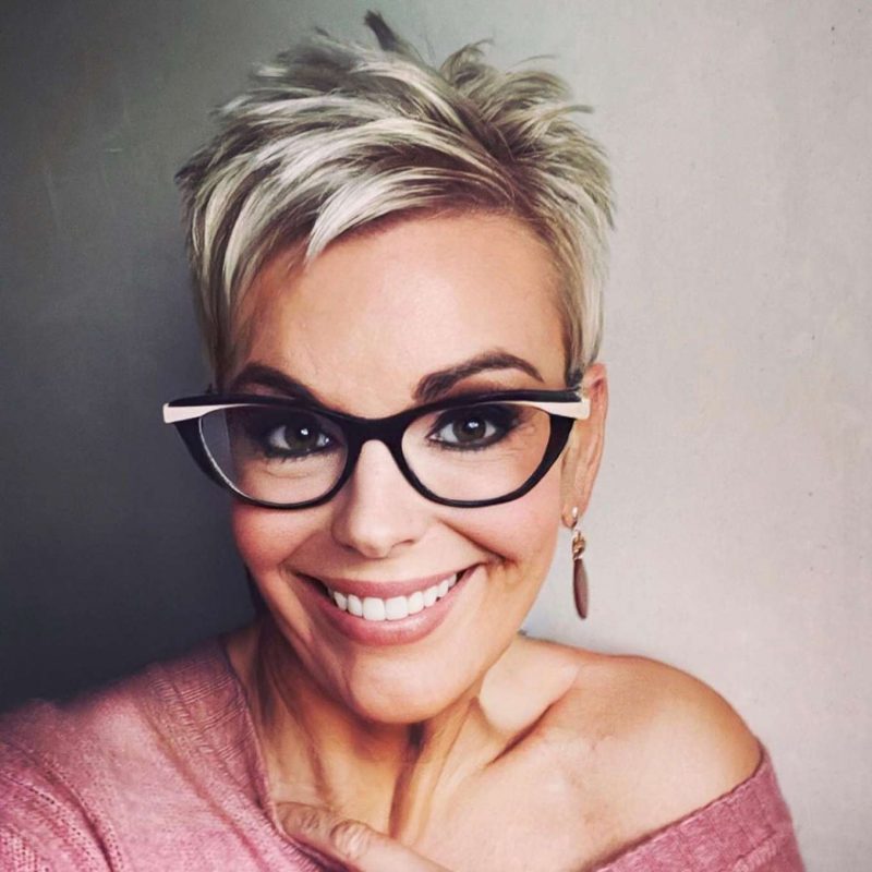 Rachel Peeraer Short Hairstyles - 3