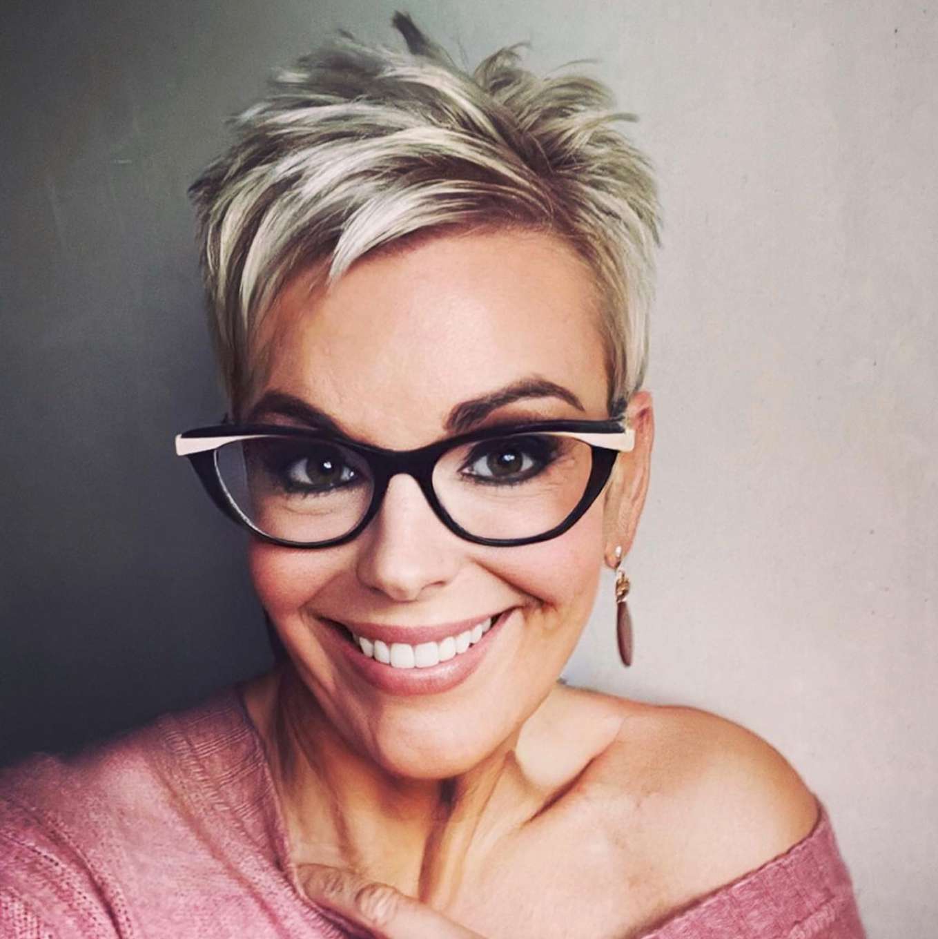 Rachel Peeraer Short Hairstyles – 3