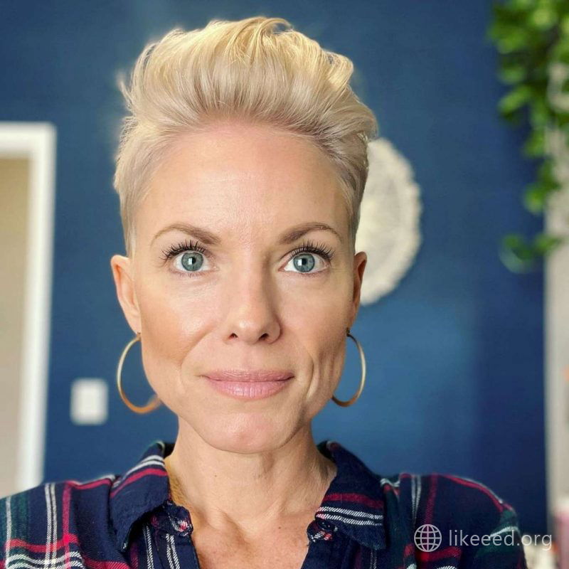 Shannon Carver Short Hairstyles - 1