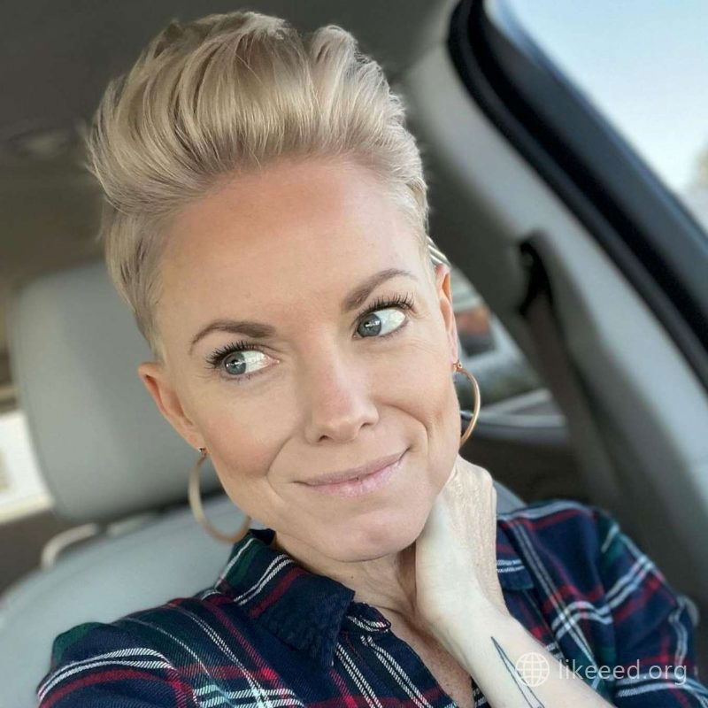 Shannon Carver Short Hairstyles - 2