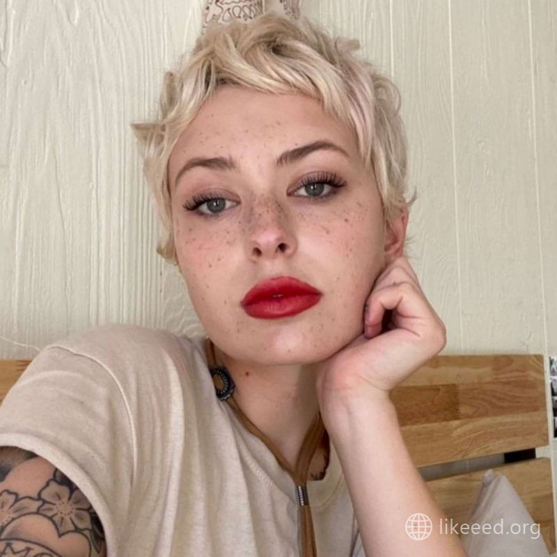 Sophia Steffan Short Hairstyles - 3