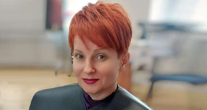 Angelia Lee Short Hairstyles