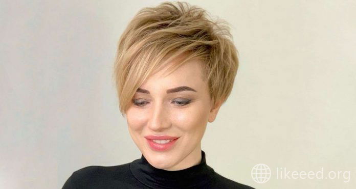 Adrienne Jackson Short Hairstyles