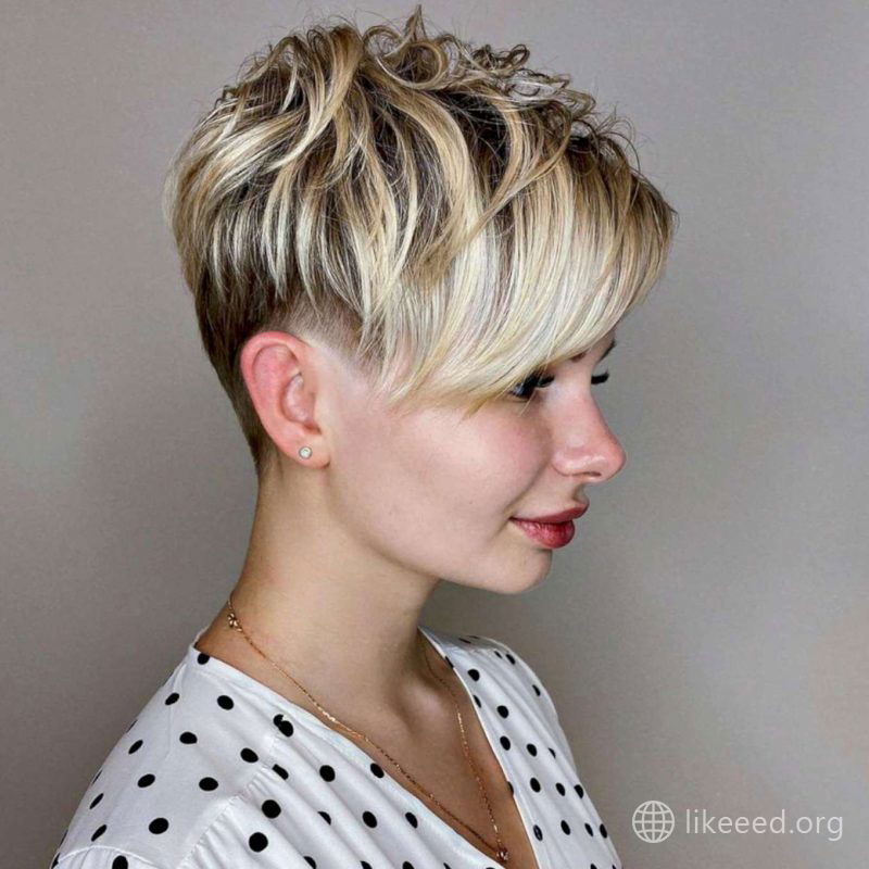 Marina Goncharova Short Hairstyles - 1