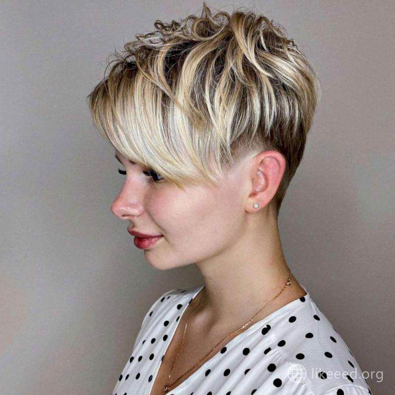 Marina Goncharova Short Hairstyles - 3