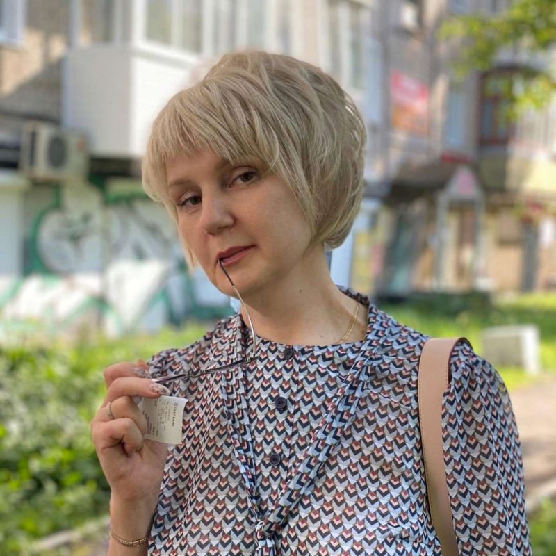 Valerie Peterson Short Hairstyles - 1