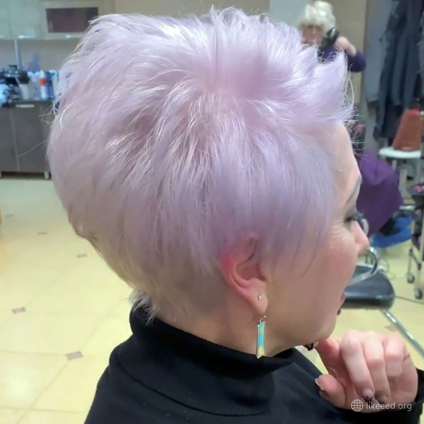 Whitney Lewis Short Hairstyles – 2