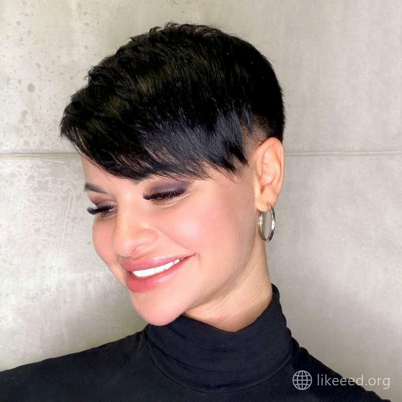 Alejandra Green Short Hairstyles - 1
