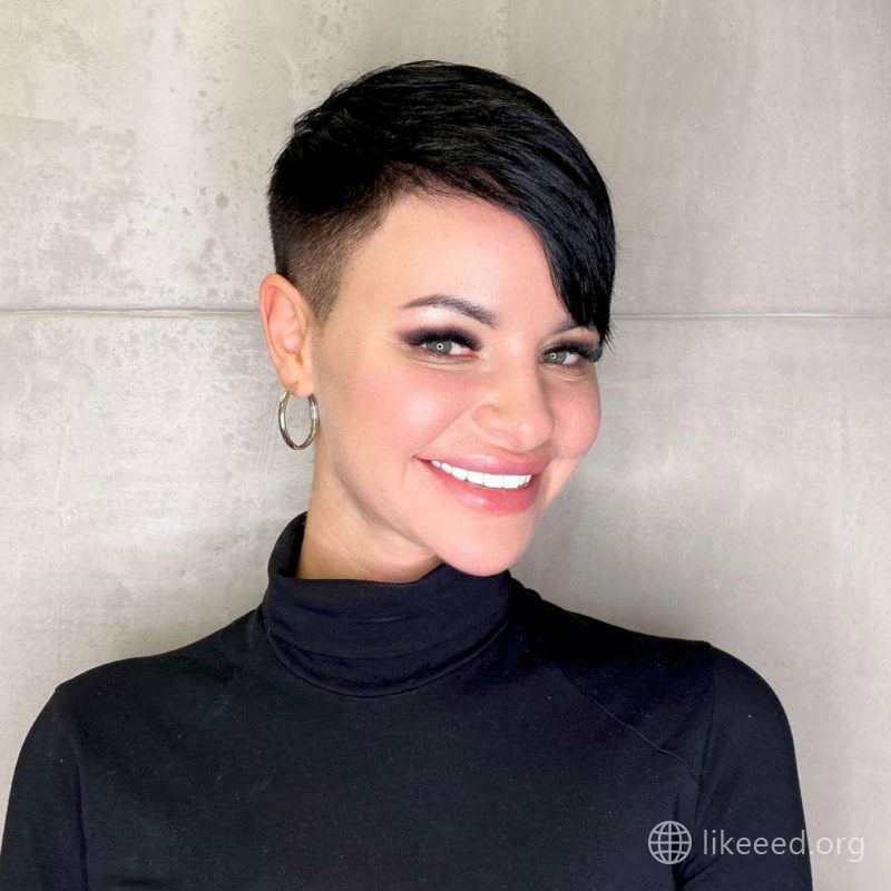 Alejandra Green Short Hairstyles - 3