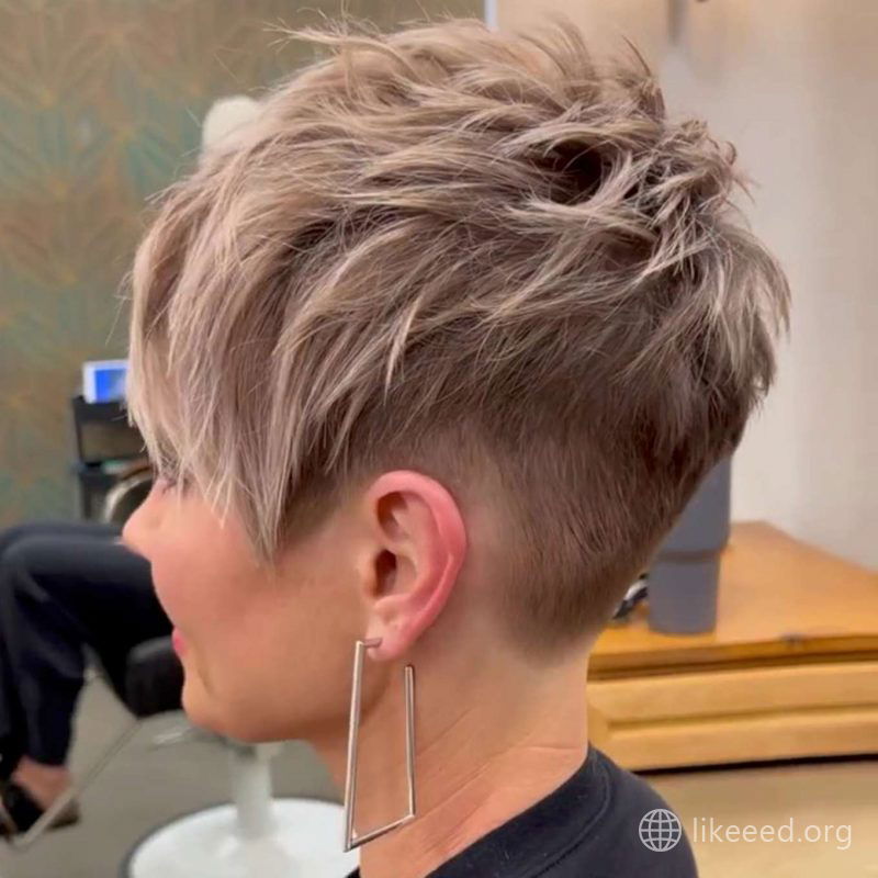 Emily Anderson Short Hairstyles - 2