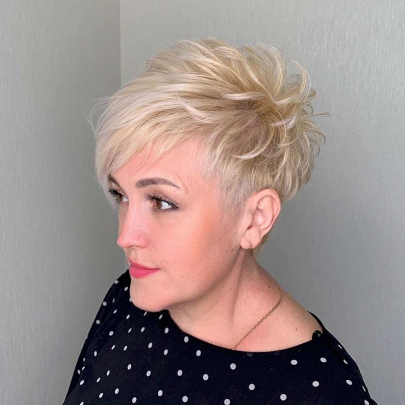 Stella Sullivan Short Hairstyles – 3