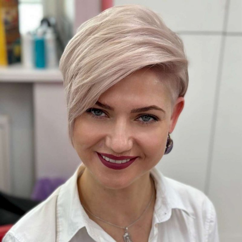 Queen Clark Short Hairstyles - 1