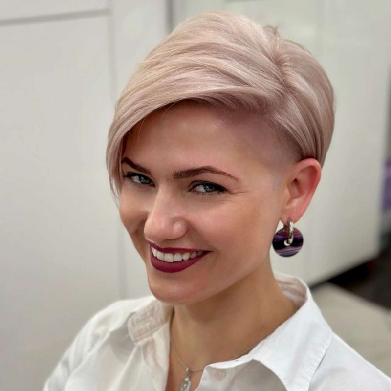 Queen Clark Short Hairstyles - 3