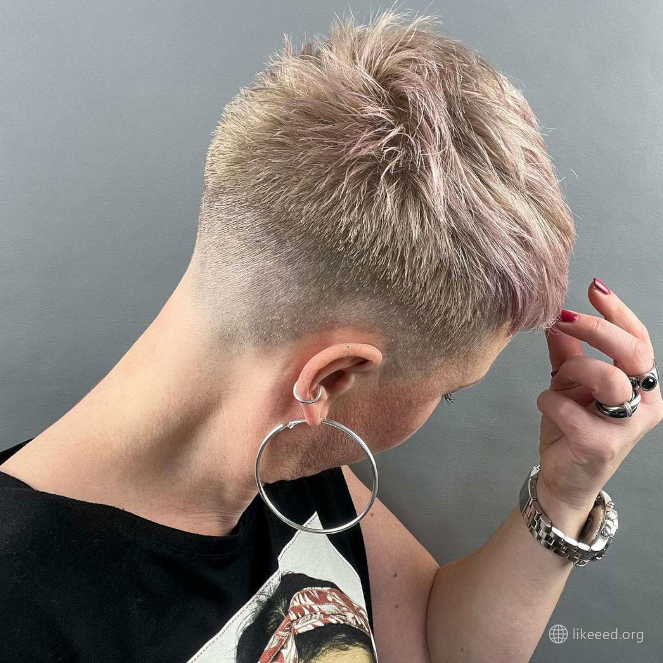 Daphne Perry Short Hairstyles – 4