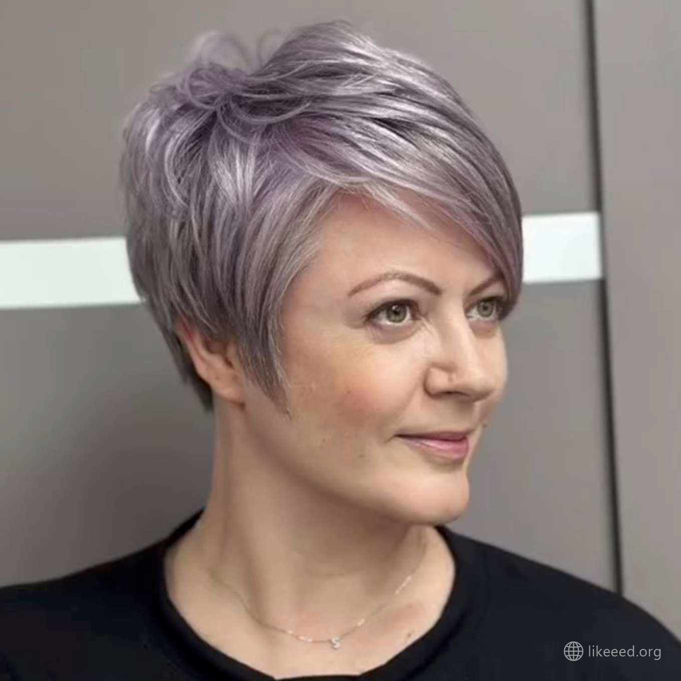 Adrienne Barnes Short Hairstyles- 3