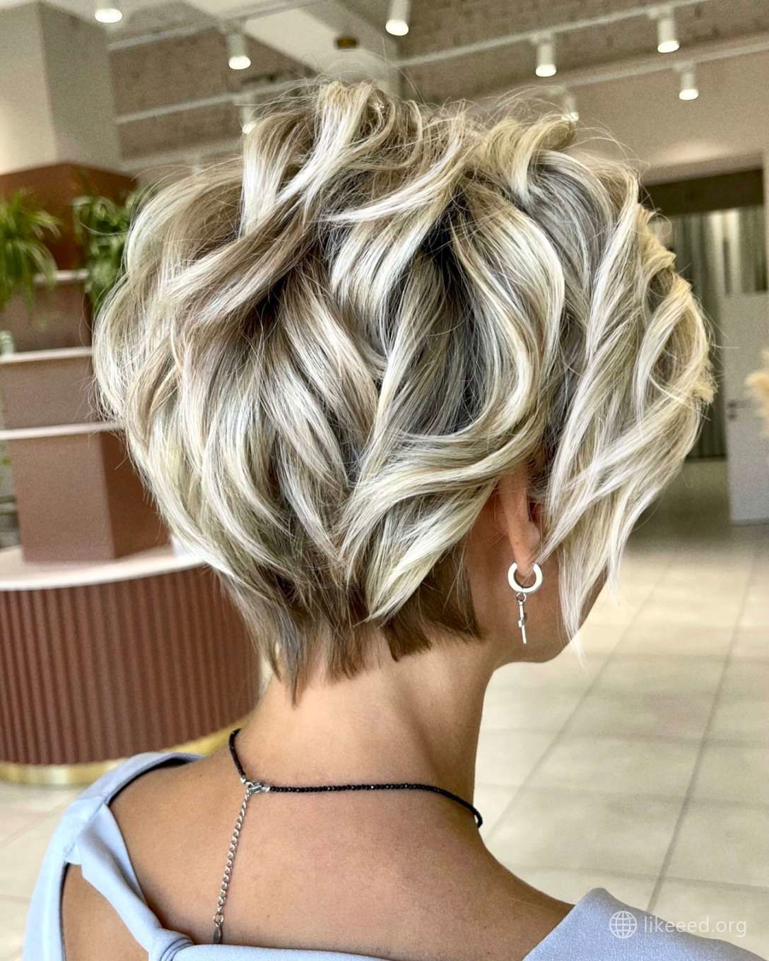 The Timeless Appeal of Short Haircuts for Women – 1