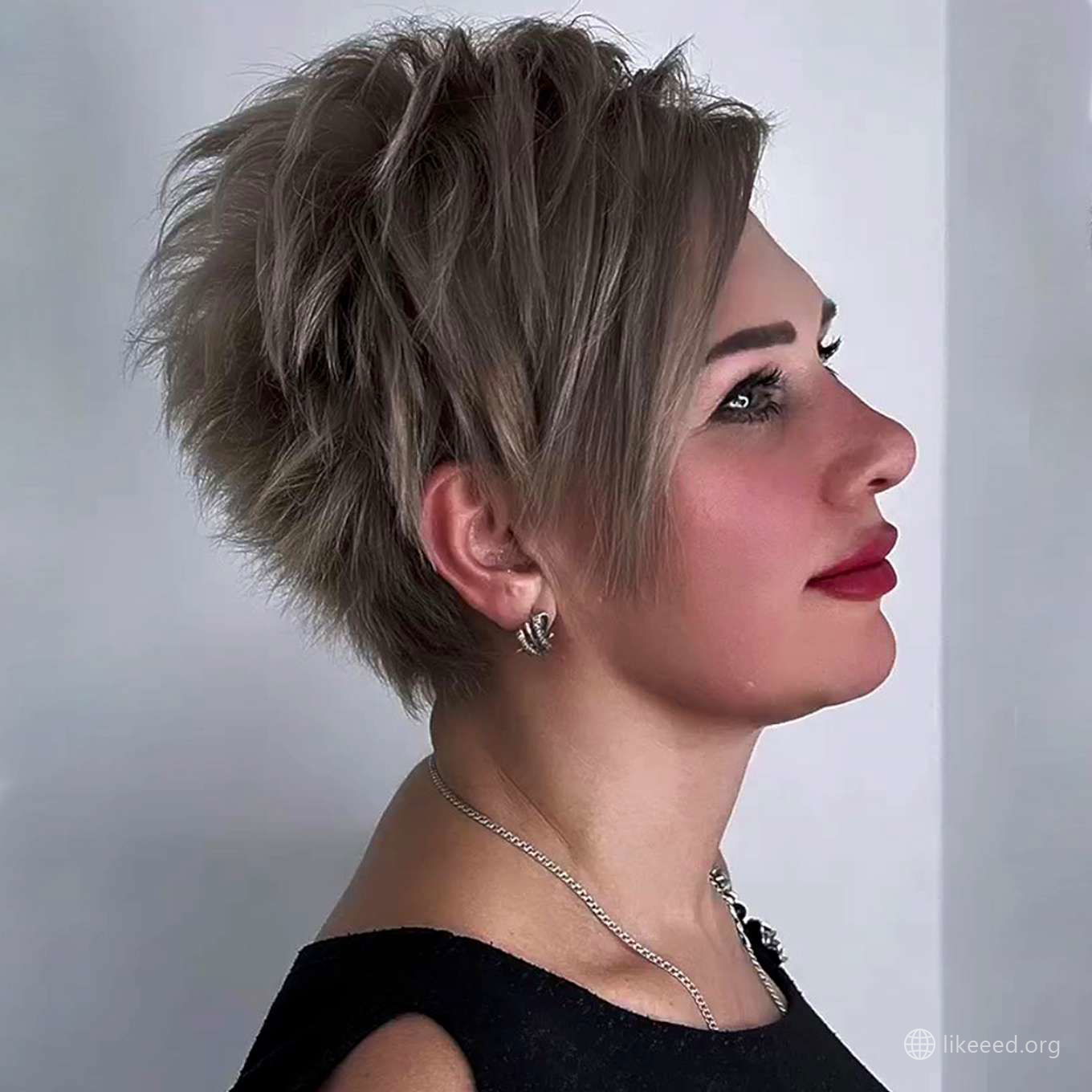 Yesenia Jones Short Hairstyles – 2