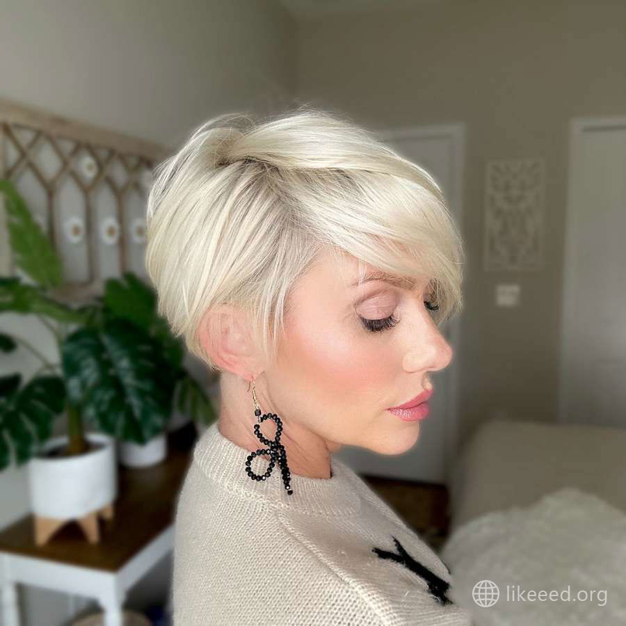 Elegant Short Blonde Haircuts for Modern Women – 3