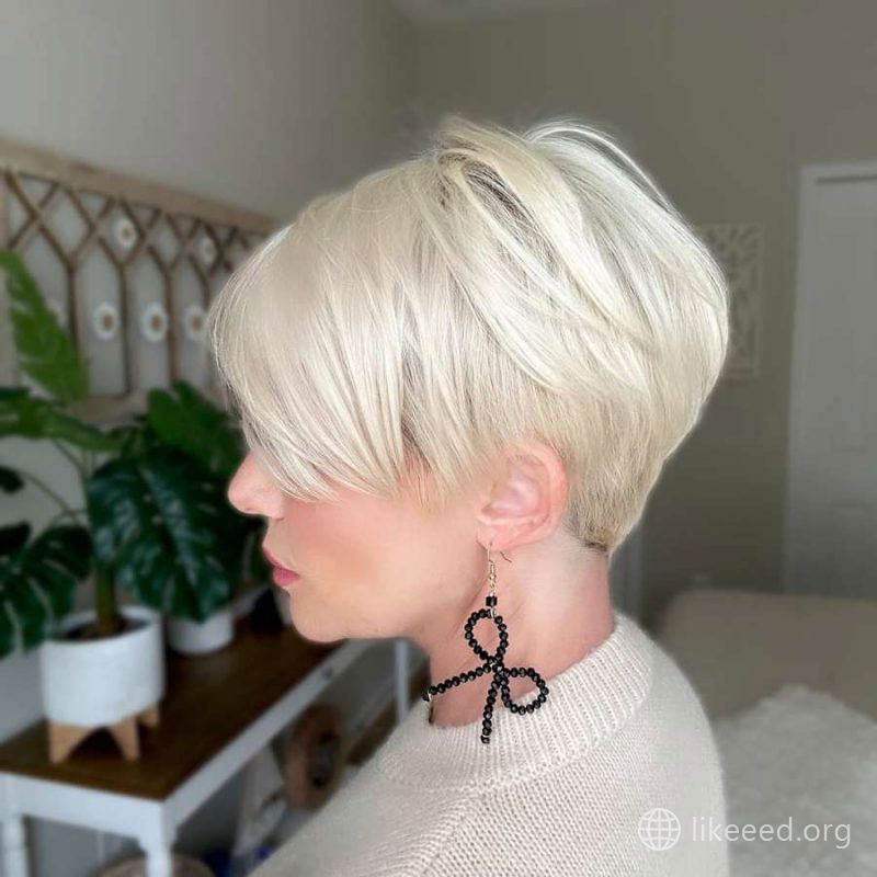 Elegant Short Blonde Haircuts for Modern Women - 4