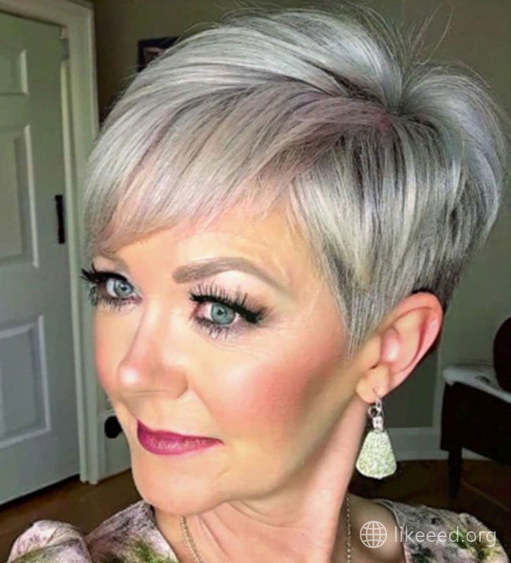 Elegant Short Hairstyles for Mature Women A Timeless Charm - 3