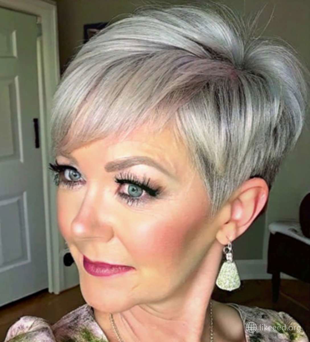 Elegant Short Hairstyles for Mature Women A Timeless Charm – 3
