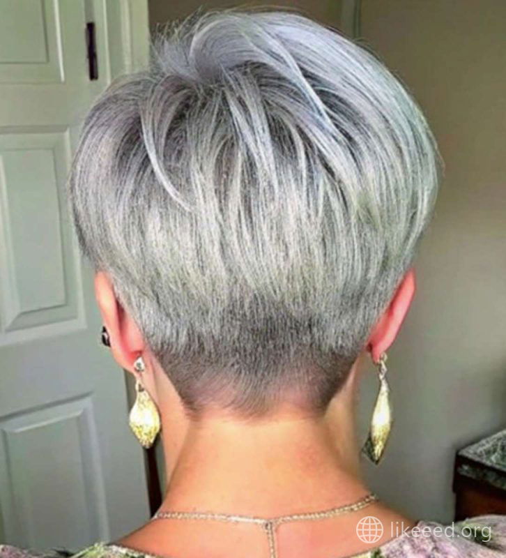 Elegant Short Hairstyles for Mature Women A Timeless Charm - 4
