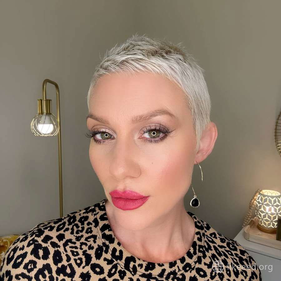 Confidence in Every Strand: Platinum Blonde Pixie Magic